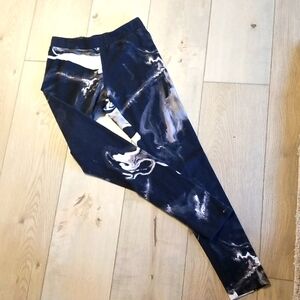 Divided -tie dye leggings size med